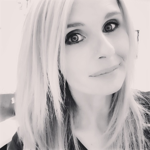 Meet your Posher, Jennifer - Picture 4 of 4